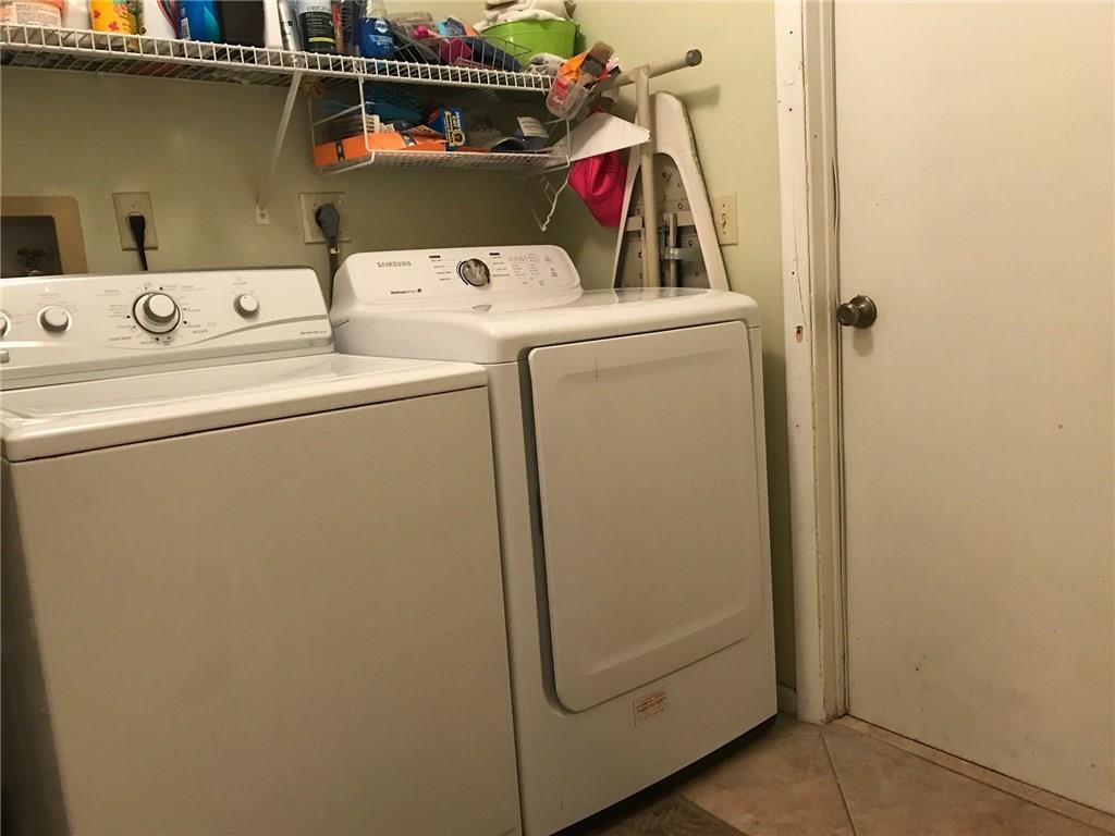 Parkwood VI 148-37 B - Residential