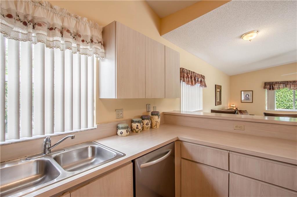 Parkwood VI 148-37 B - Residential