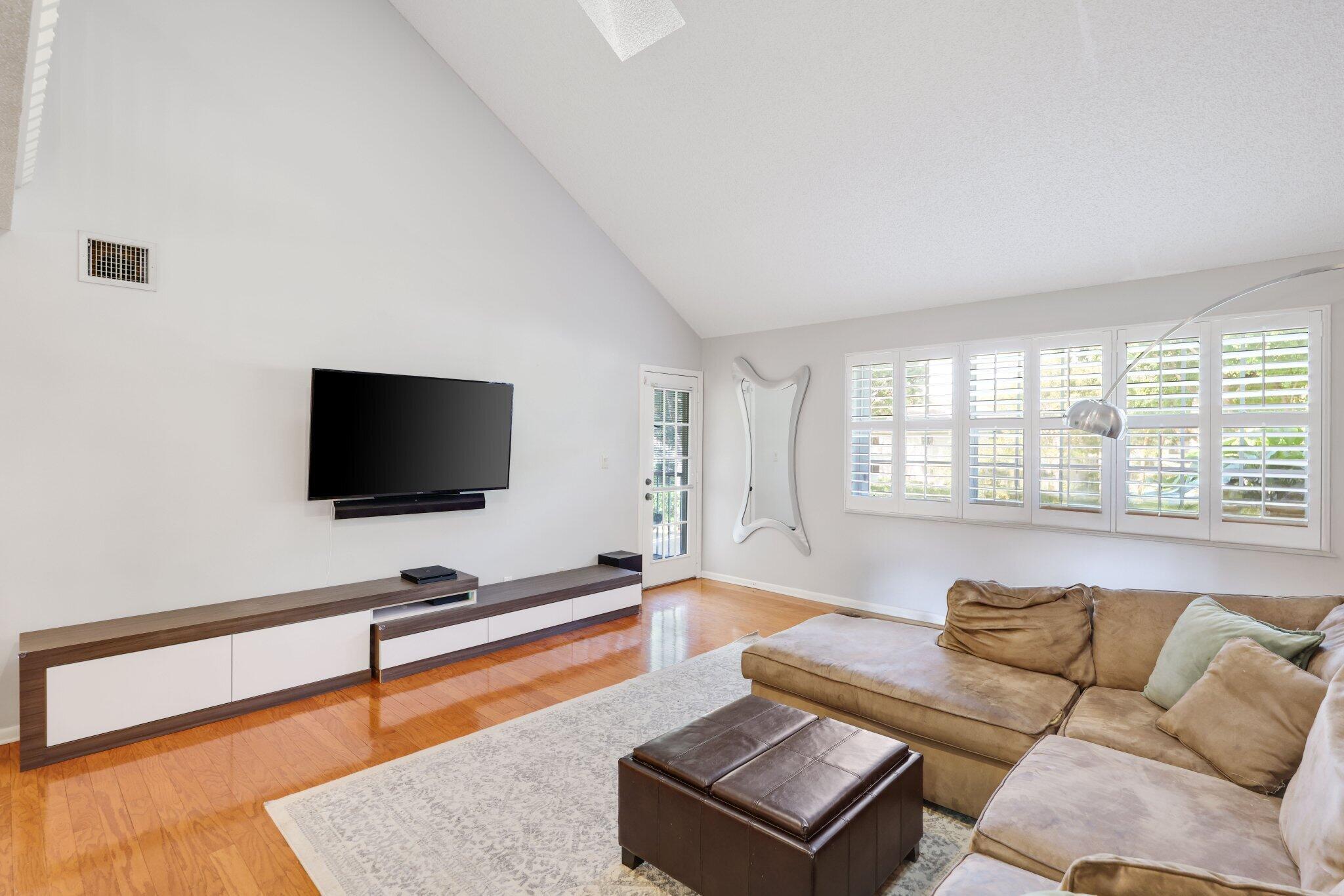 LA BONNE VIE AT PALM-AIRE - Residential