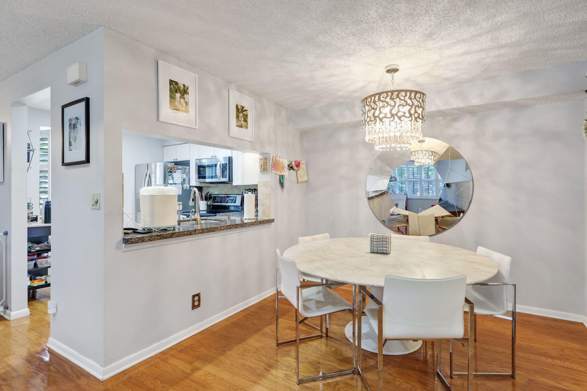 LA BONNE VIE AT PALM-AIRE - Residential