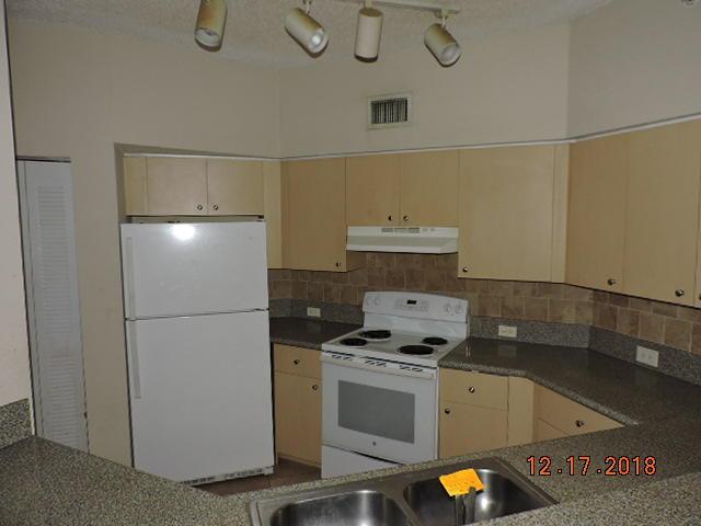 KENSINGTON OF ROYAL PALM BEACH CONDOI - Residential