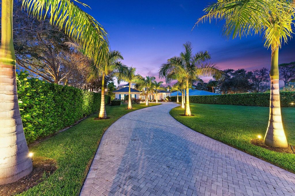 Photo of 19163 SE Jupiter River Drive, Jupiter, FL 33458 (MLS # R10941471)