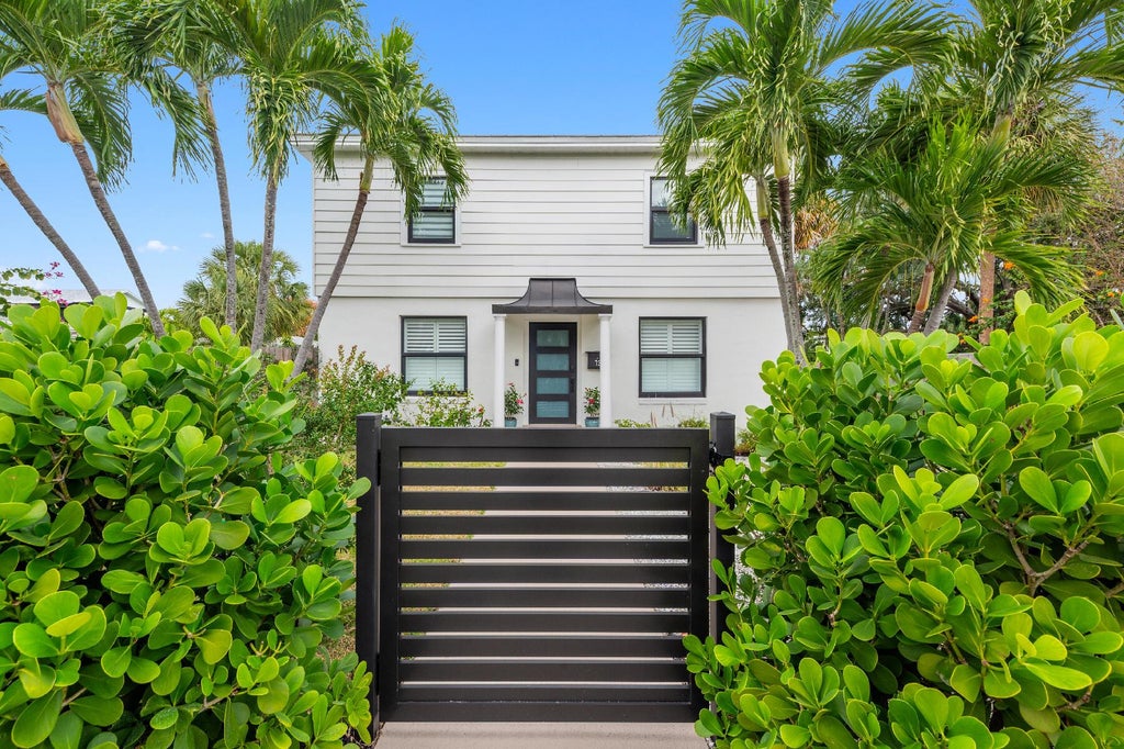 Photo of 137 Greymon Drive, West Palm Beach, FL 33405 (MLS # R11054134)