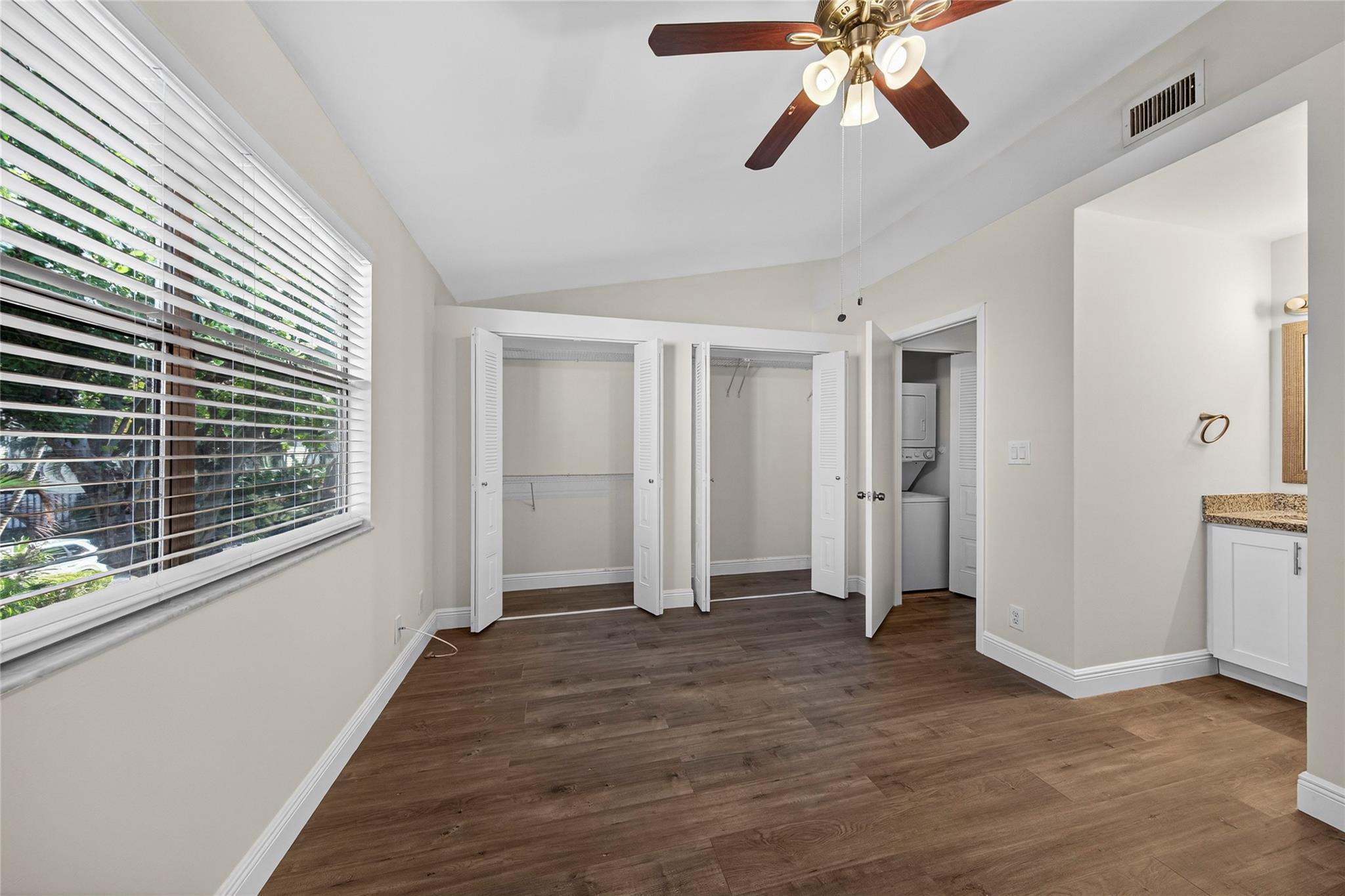 EDGEWATER TOWNHOMES - Residential