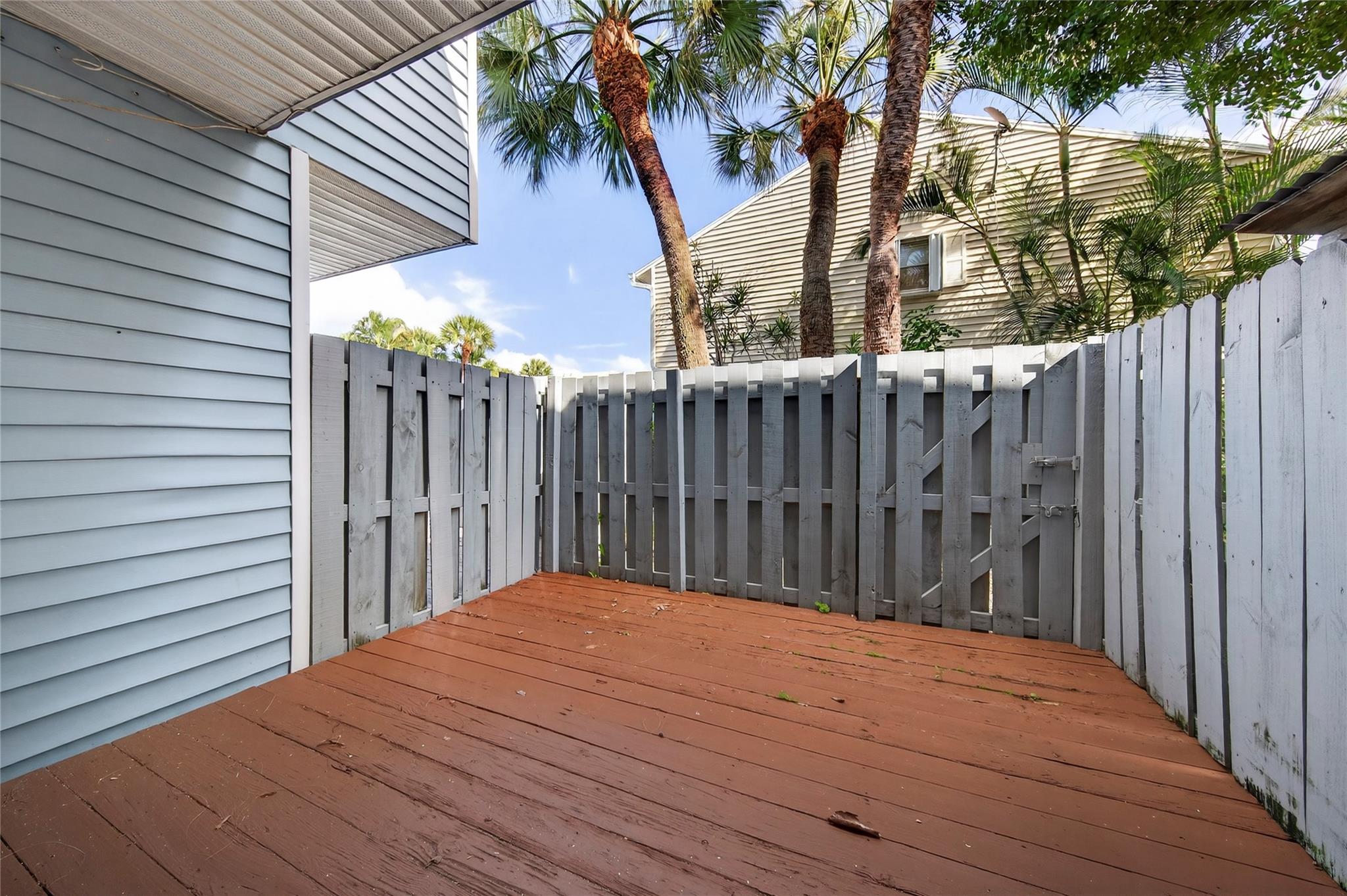 EDGEWATER TOWNHOMES - Residential