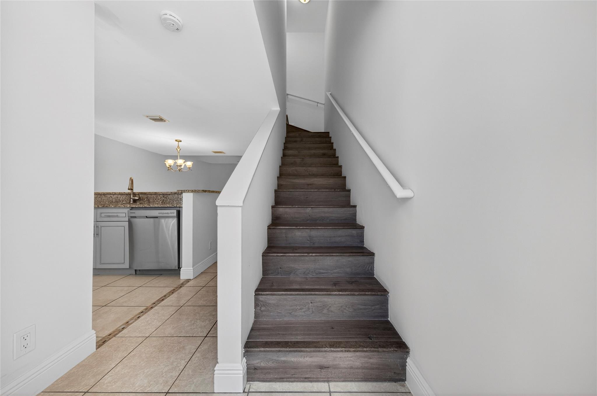 EDGEWATER TOWNHOMES - Residential