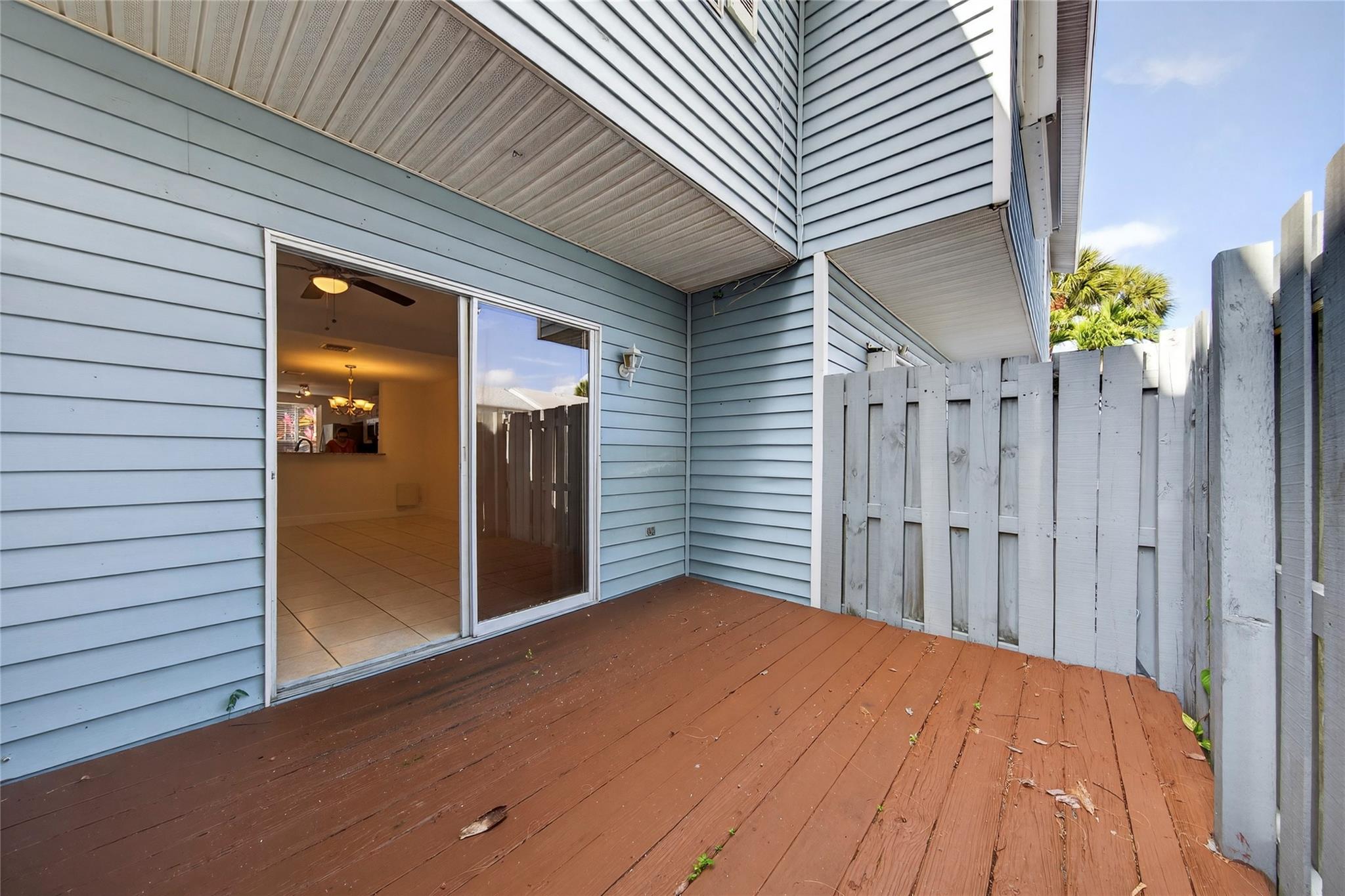 EDGEWATER TOWNHOMES - Residential