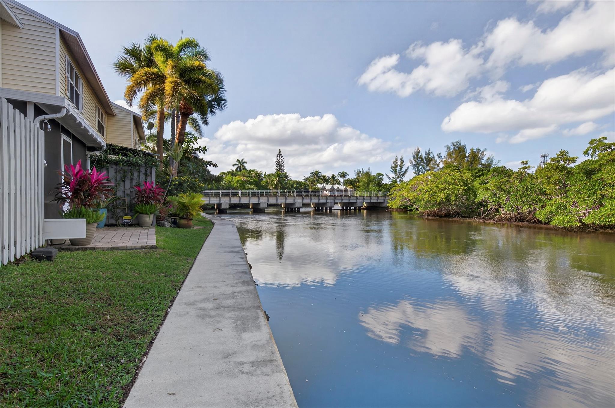 EDGEWATER TOWNHOMES - Residential