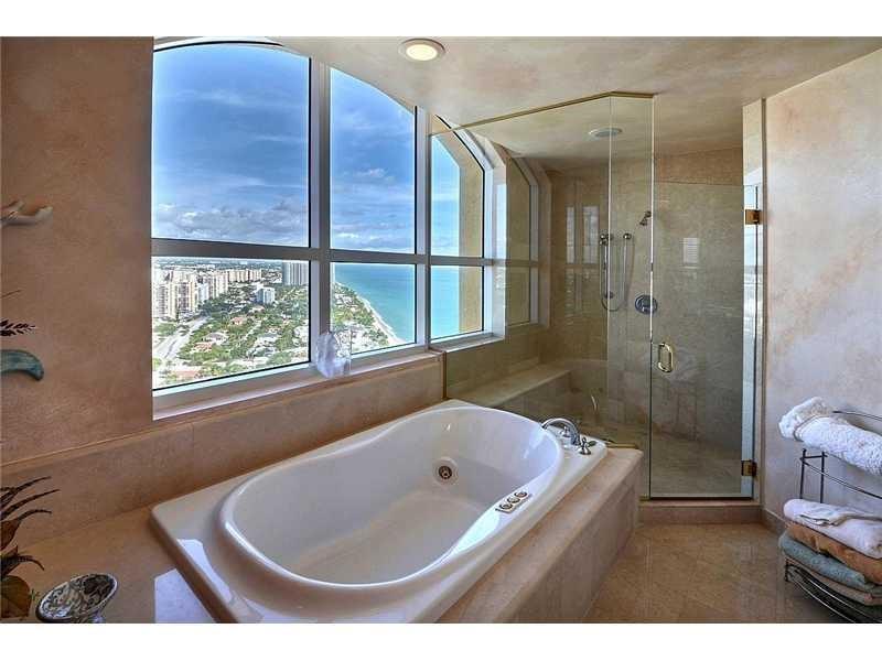 THE PALMS - Residential