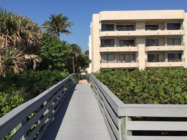 Direct Oceanfront-4 story condo with only 22 units. Pool, Spa, & BBQ Area. Near the Gardens Mall, Restaurants, Palm Beach, and only 15 from Palm Beach International Airport.