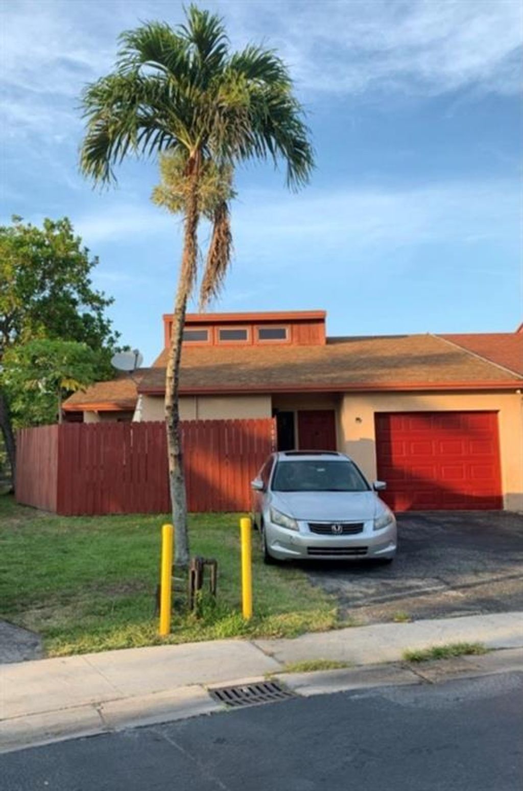 Photo of 10021 SW 16th St, Pembroke Pines, FL 33025 (MLS # F10286026)