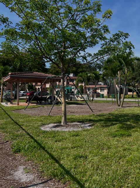 VALENCIA VILLAGE CONDO PHASE I - Residential