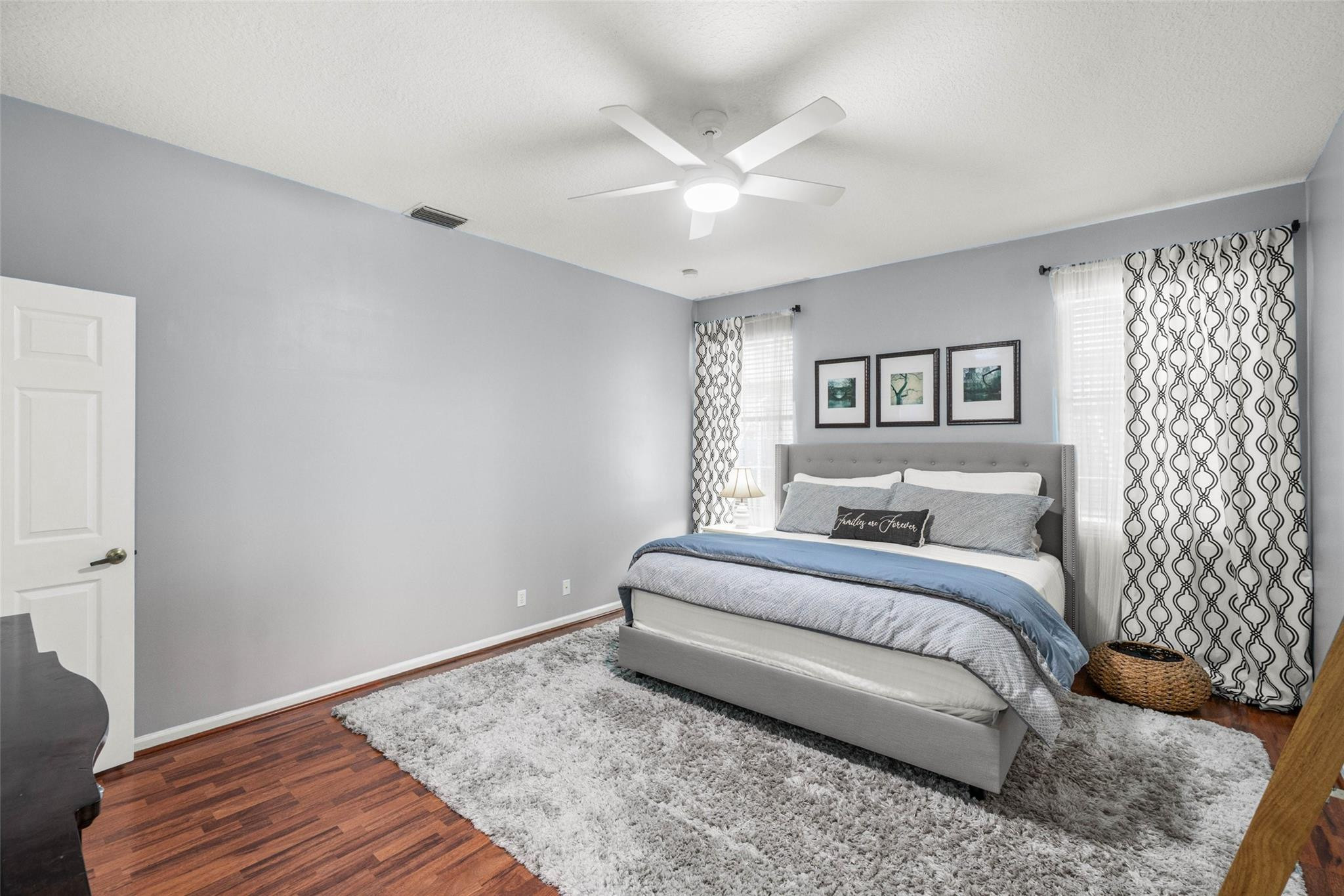 KENSINGTON - Residential