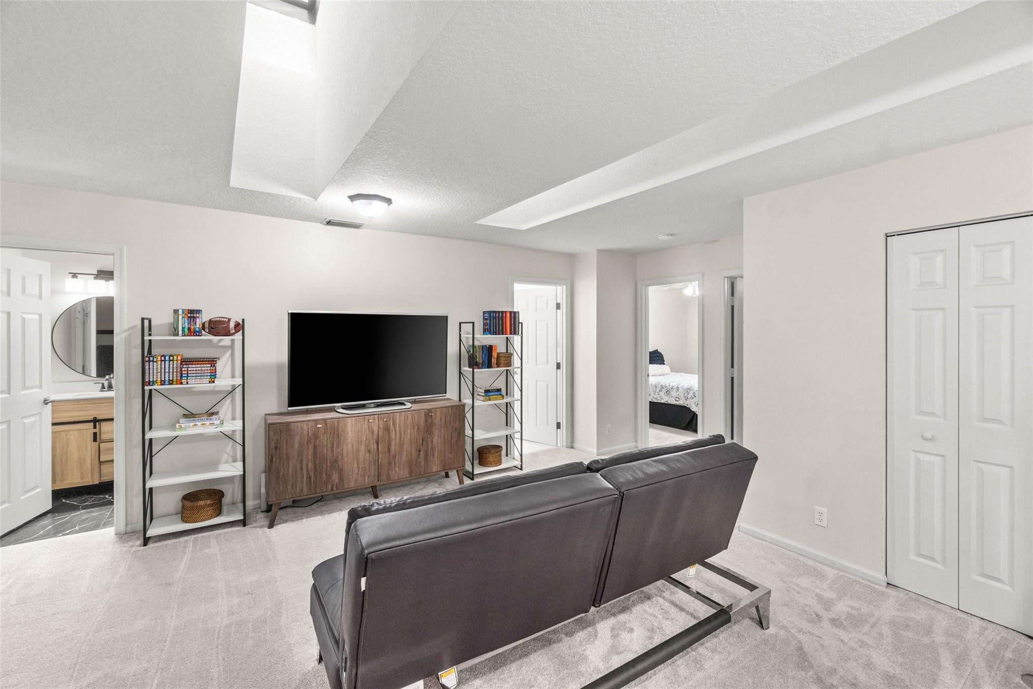 KENSINGTON - Residential