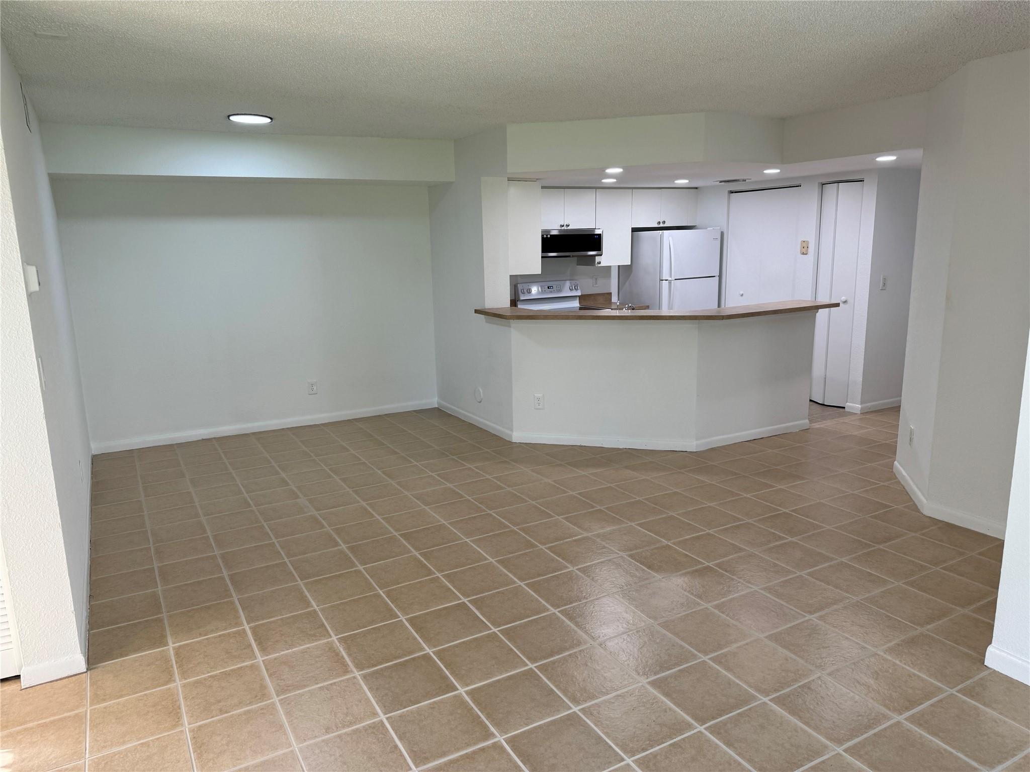 VISCONTI CONDO - Residential Lease