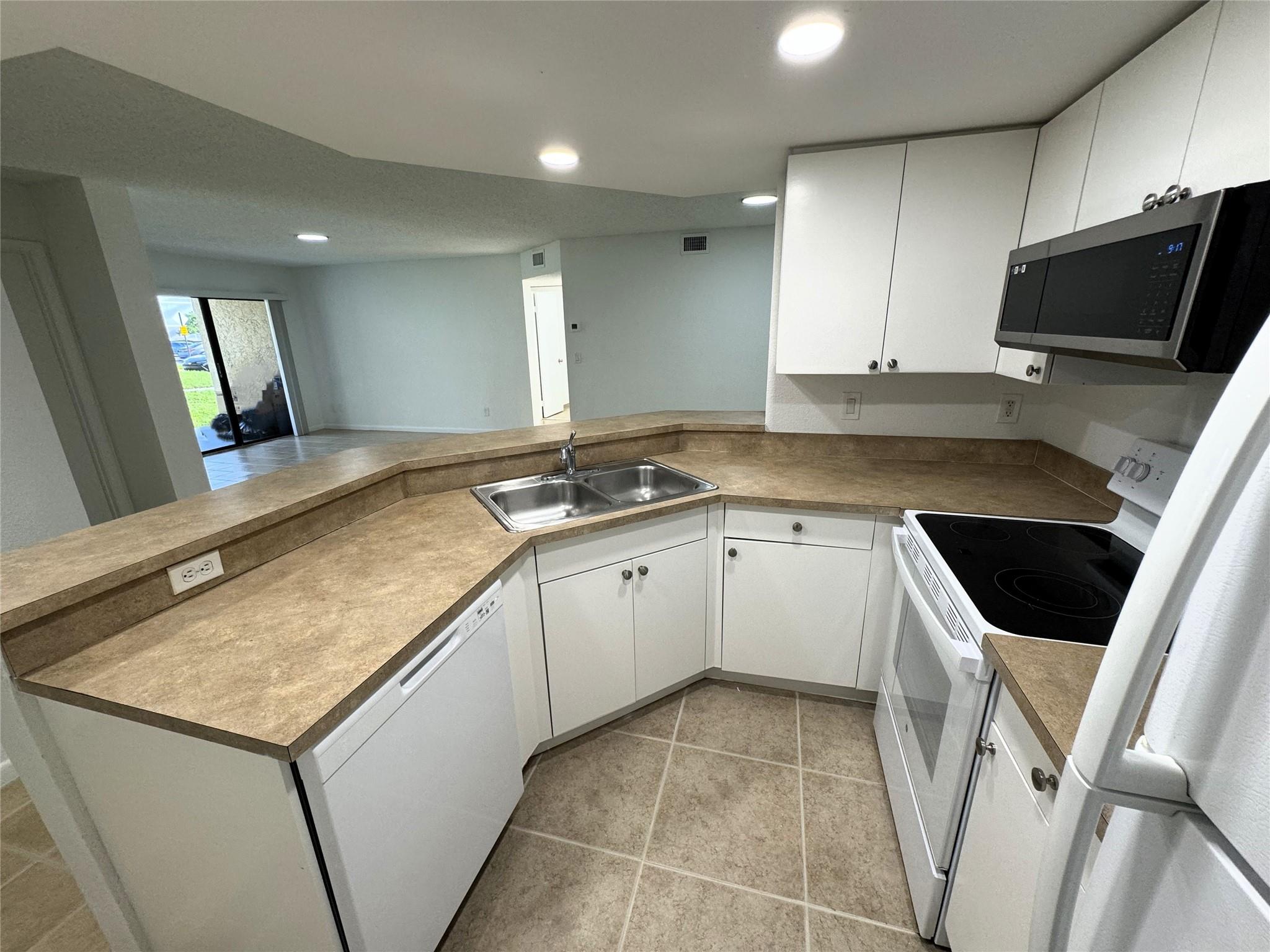 VISCONTI CONDO - Residential Lease