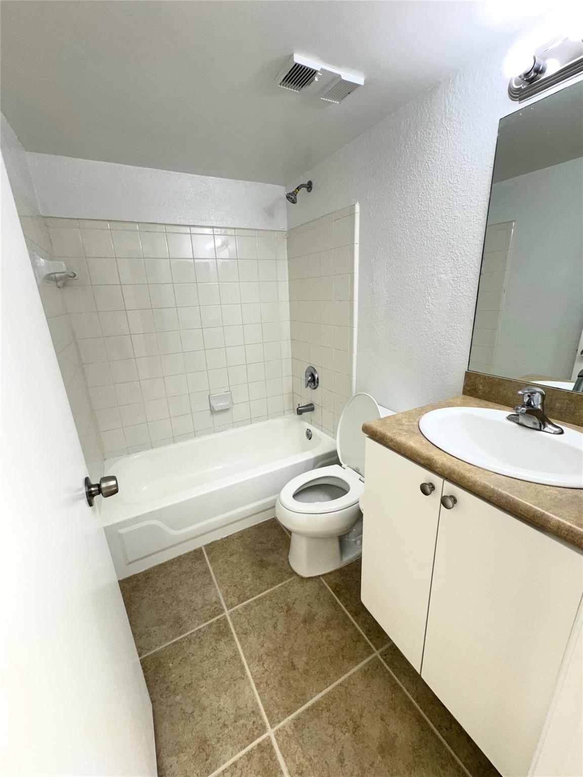 VISCONTI CONDO - Residential Lease