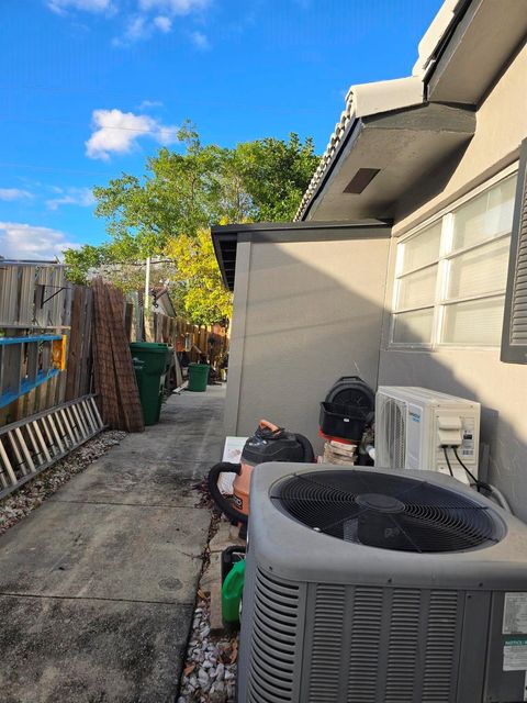 Tiny photo for 7811 NW 40th Court, Coral Springs, FL 33065 (MLS # F10554296)