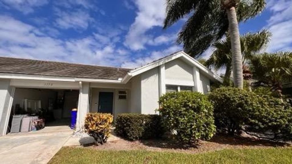 Photo of 3150 SW Sunset Trace Circle, Palm City, FL 34990 (MLS # F10407359)