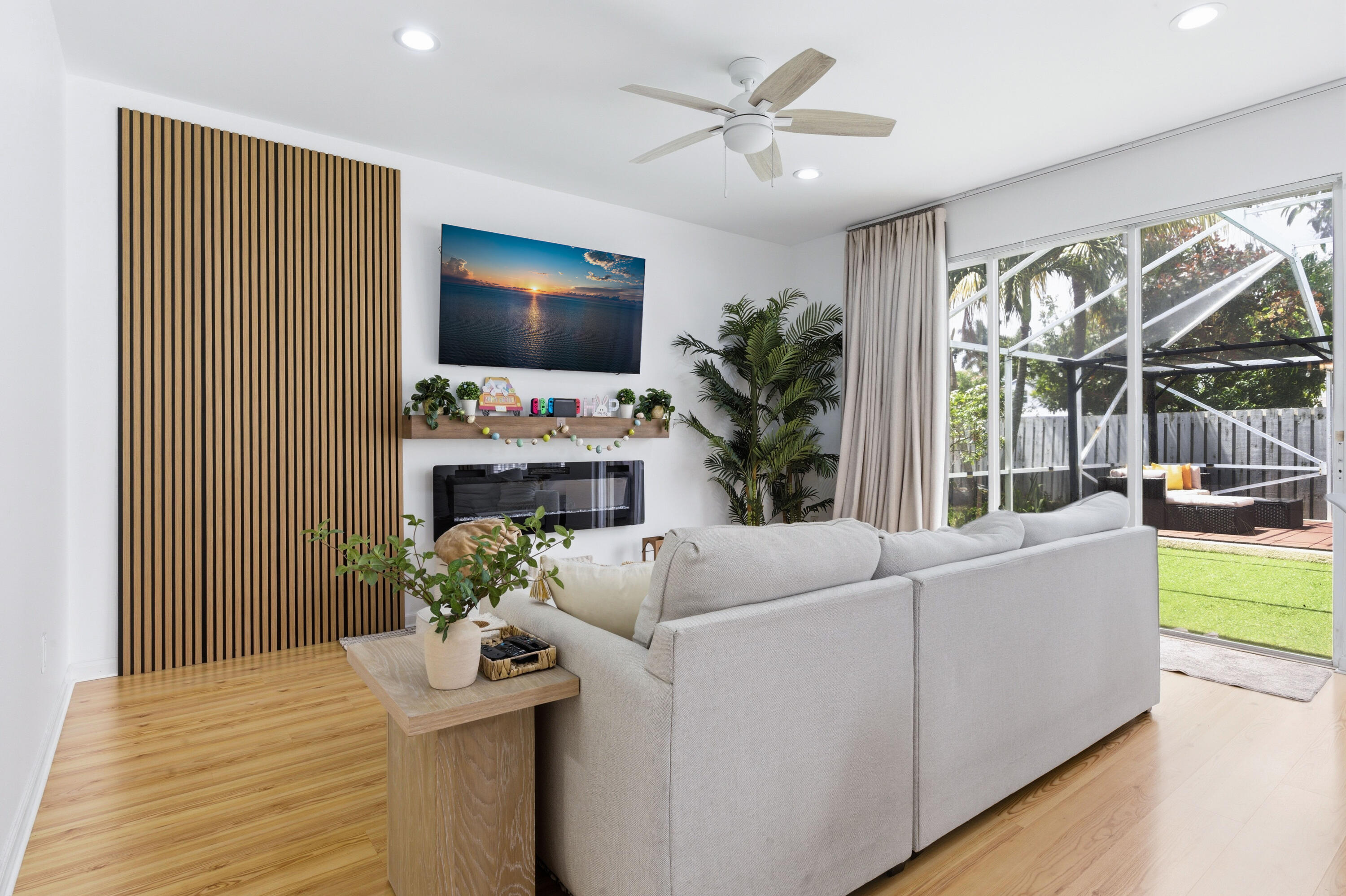 LAKE CHARLESTON TR X - Residential Lease