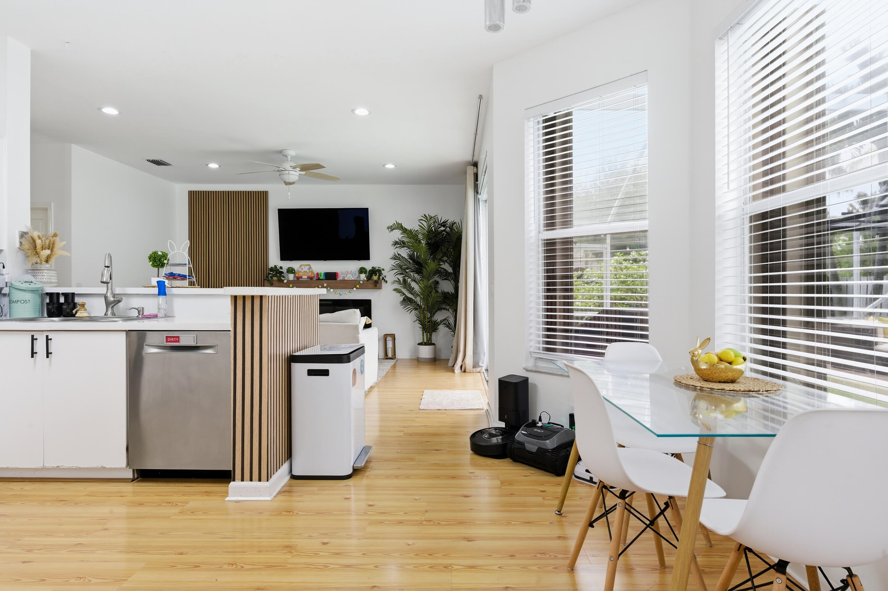 LAKE CHARLESTON TR X - Residential Lease