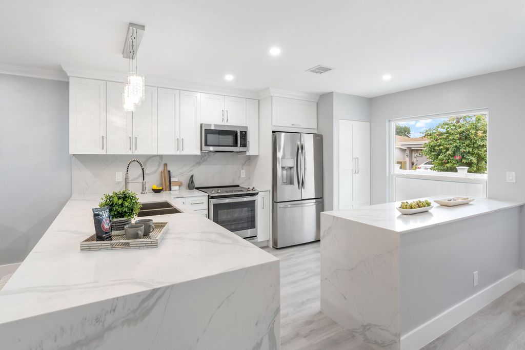 Photo of 6885 Moonlit Drive, Delray Beach, FL 33446 (MLS # R10944803)