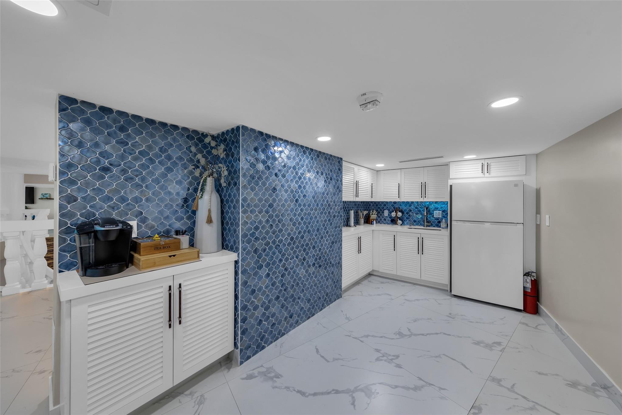 Breakers Condominium - Residential