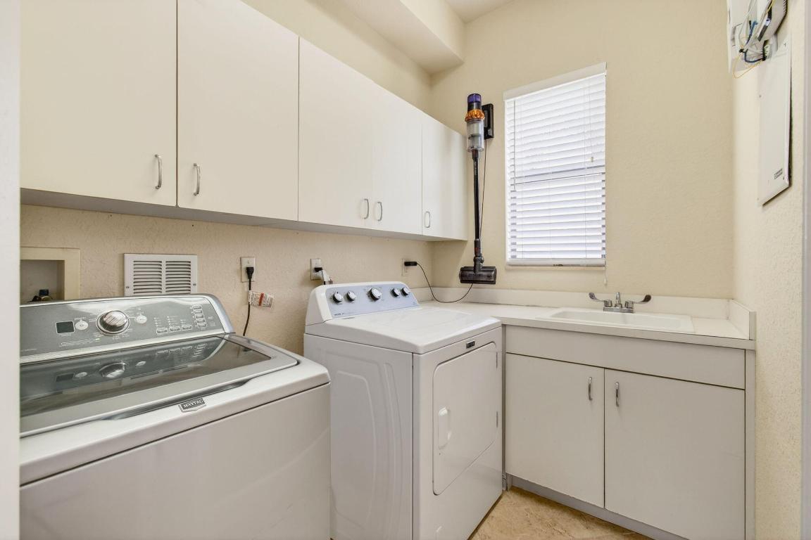 VERSAILLES - Residential