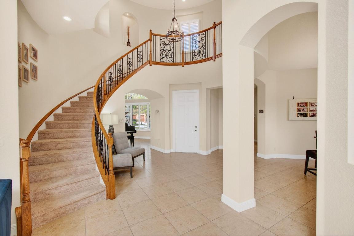 VERSAILLES - Residential