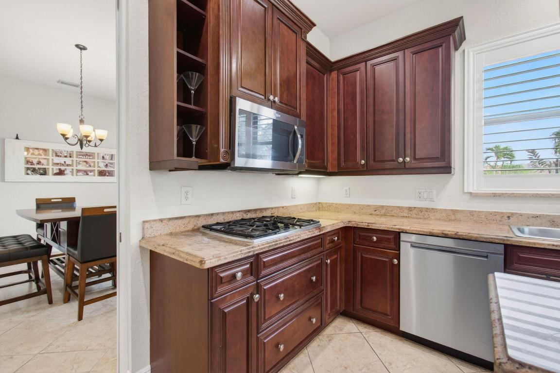 VERSAILLES - Residential