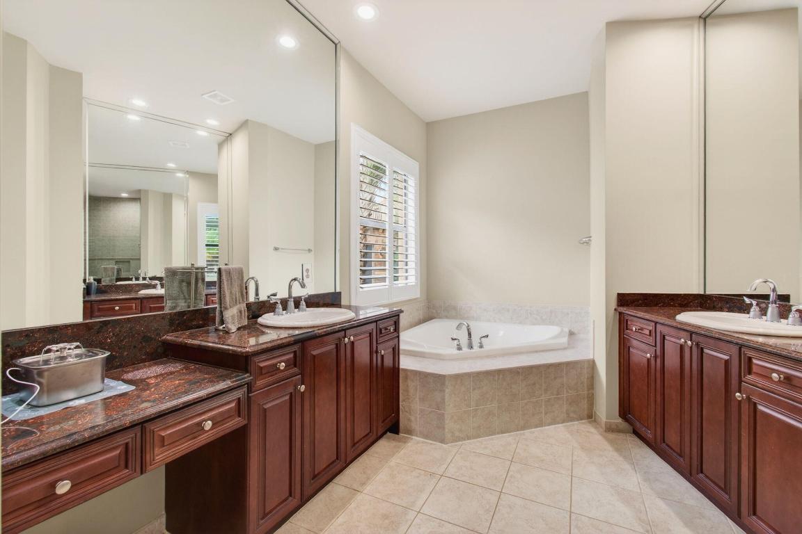 VERSAILLES - Residential