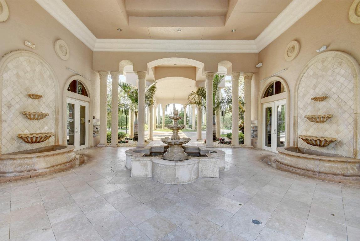 VERSAILLES - Residential