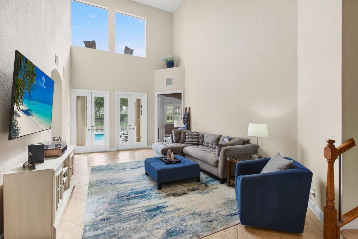 VERSAILLES - Residential