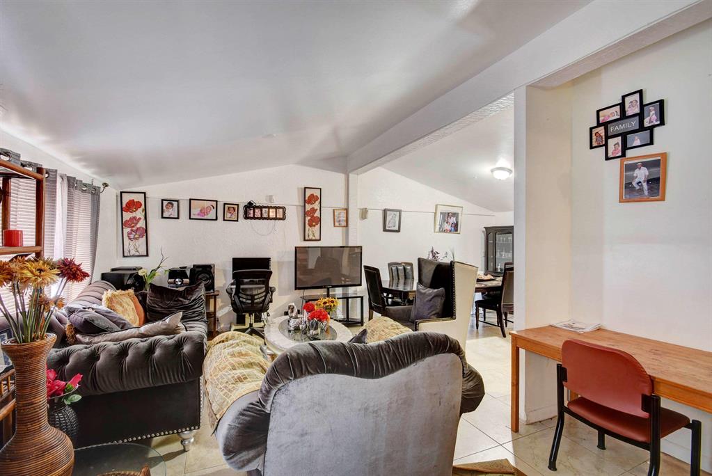 SEMINOLE MANOR 2 - Residential