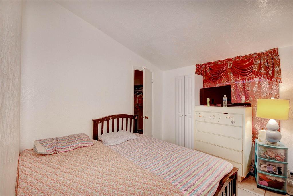 SEMINOLE MANOR 2 - Residential