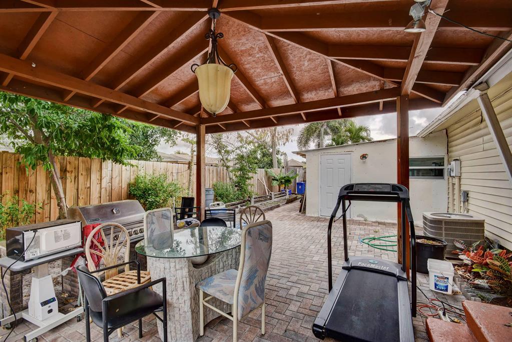 SEMINOLE MANOR 2 - Residential