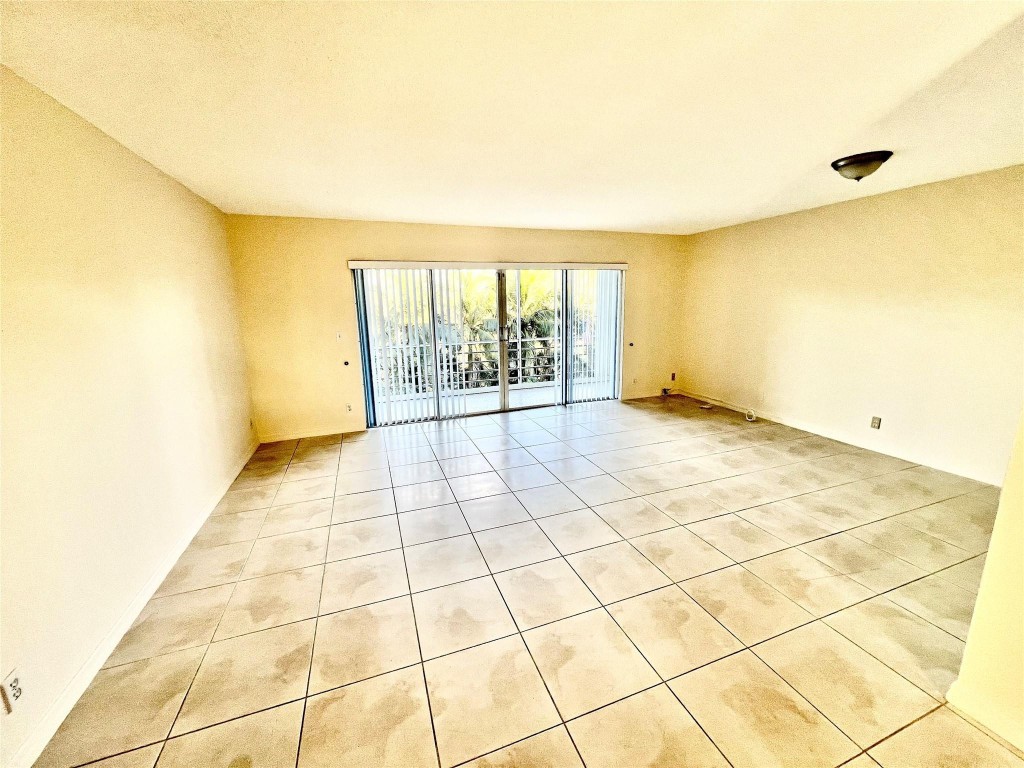 Fairways Royale Condo - Residential Lease