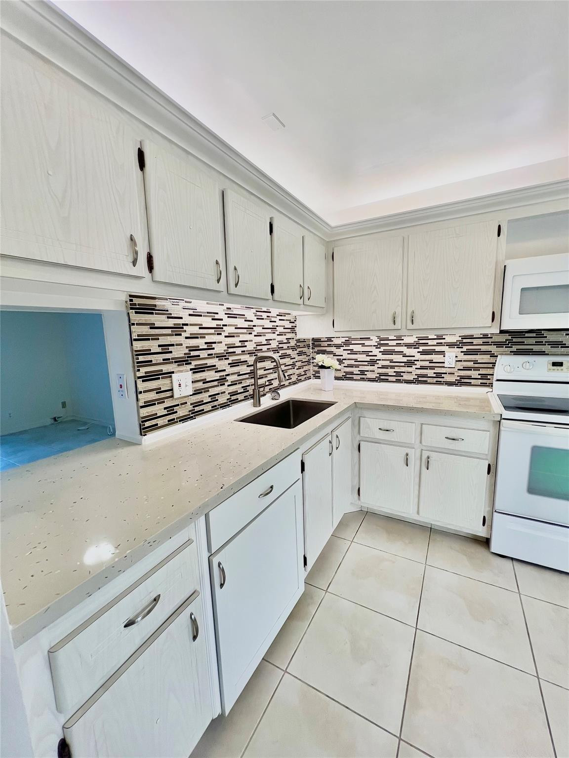 1000 NE 14th Avenue 503