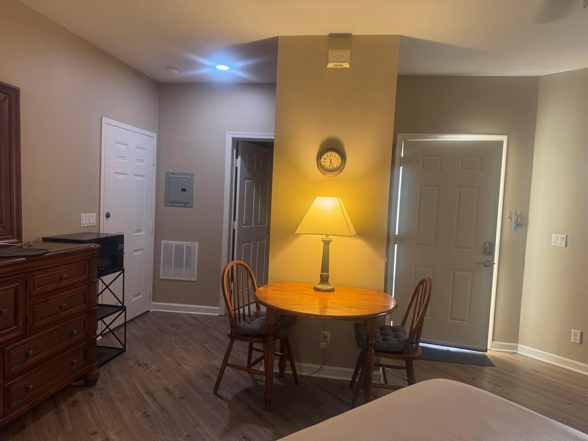 CASTLE PINES CONDOMINIUM - Residential Lease