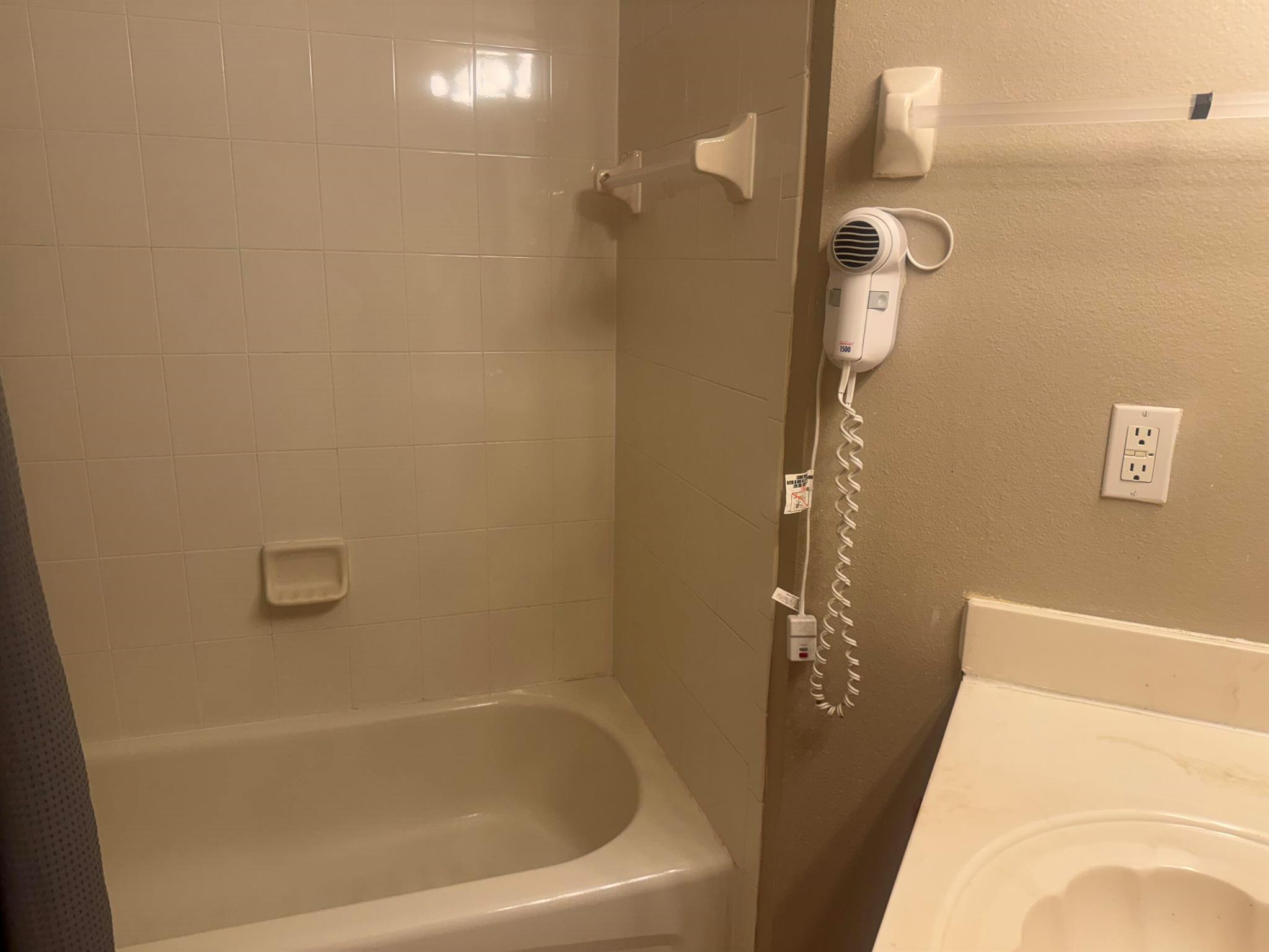 CASTLE PINES CONDOMINIUM - Residential Lease