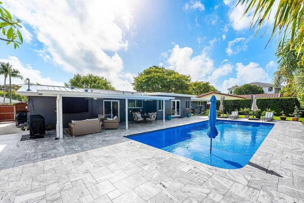 Photo of 2625 NE 27th Way, Fort Lauderdale, FL 33306 (MLS # B26017696)