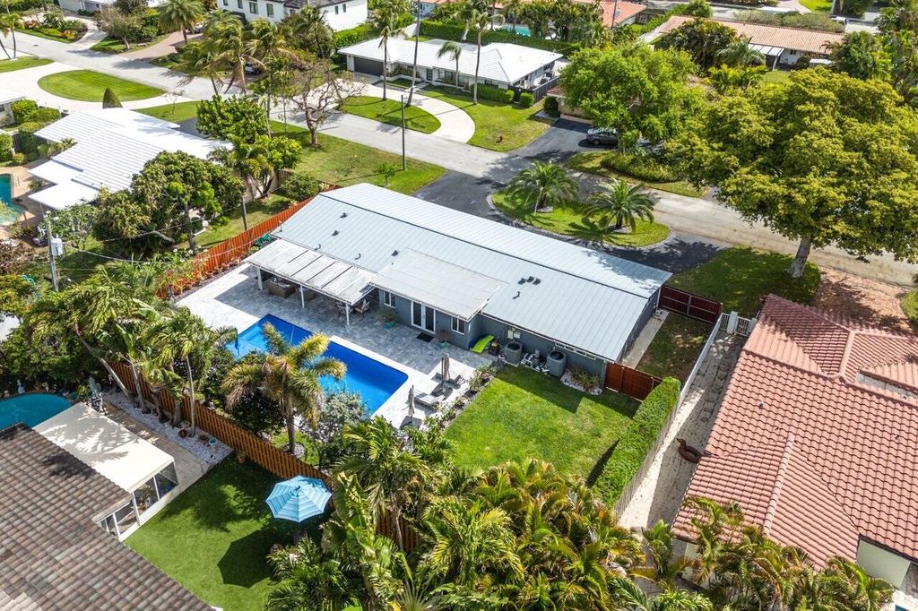 Photo of 2625 NE 27th Way, Fort Lauderdale, FL 33306 (MLS # B26017696)