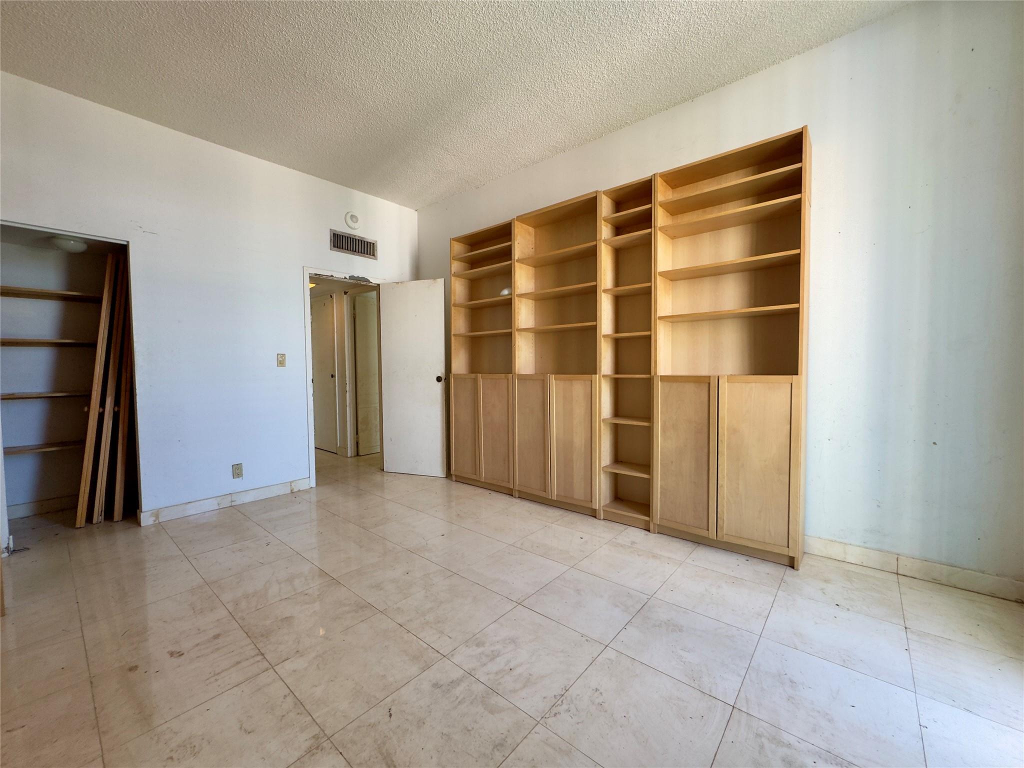 Arlen House East - Residential