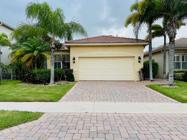 Photo of 128 Isle Verde Way, Palm Beach Gardens, FL 33418 (MLS # R11006097)