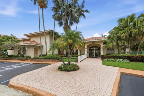 Tiny photo for 20101 Glenmoor Drive, West Palm Beach, FL 33409 (MLS # B26054190)