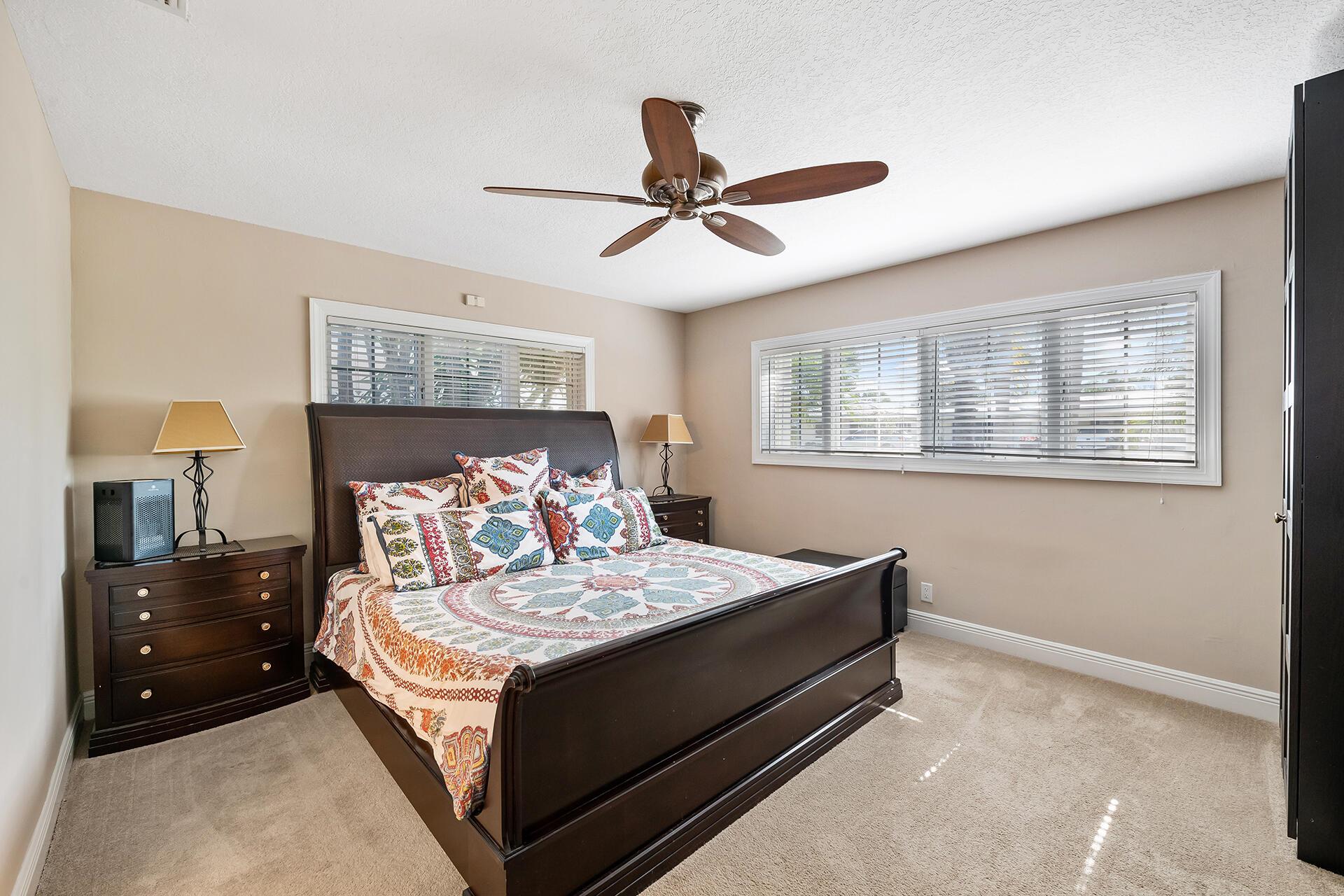 LIGHTHOUSE MANOR - Residential