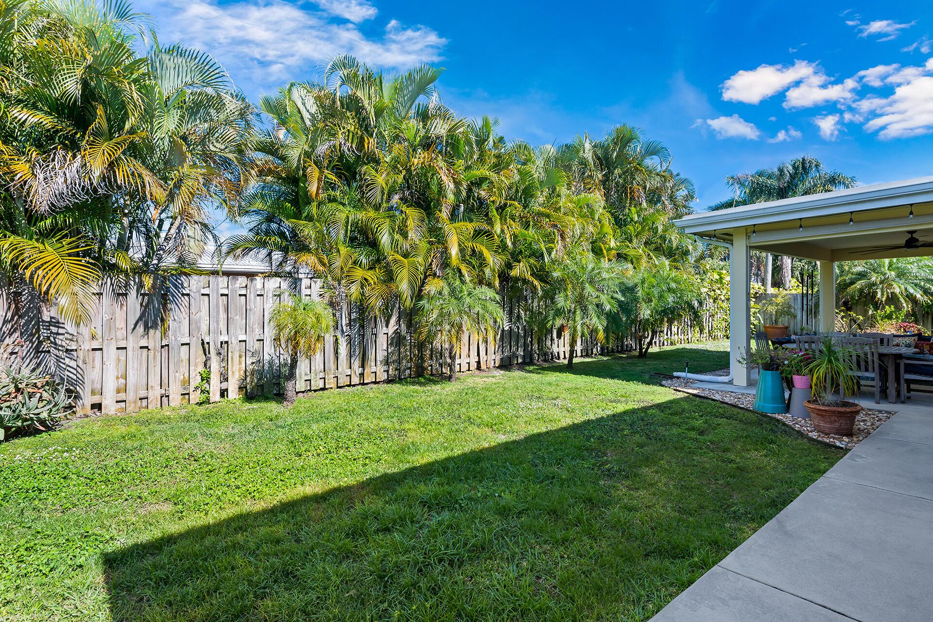 LIGHTHOUSE MANOR - Residential