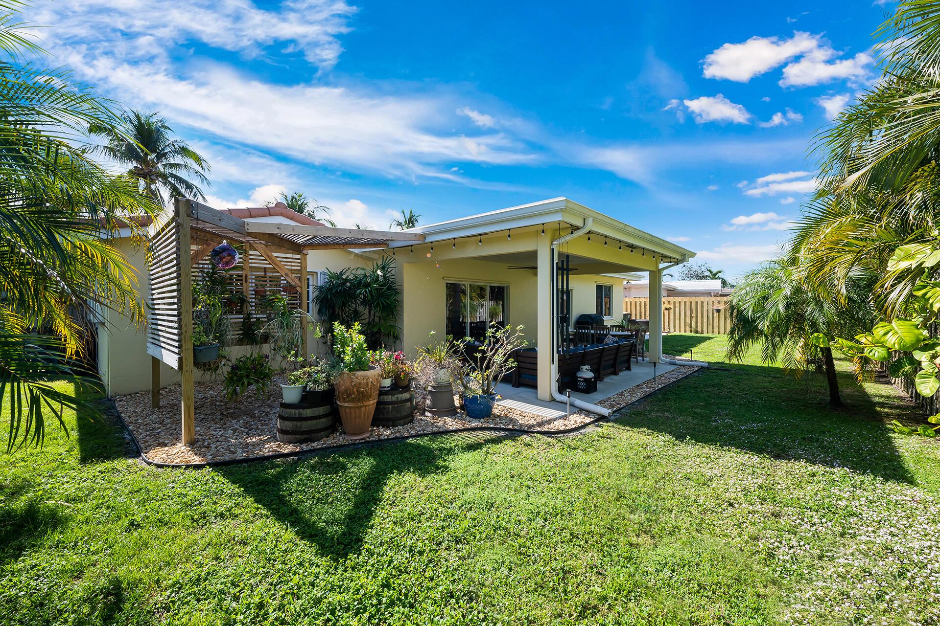 LIGHTHOUSE MANOR - Residential