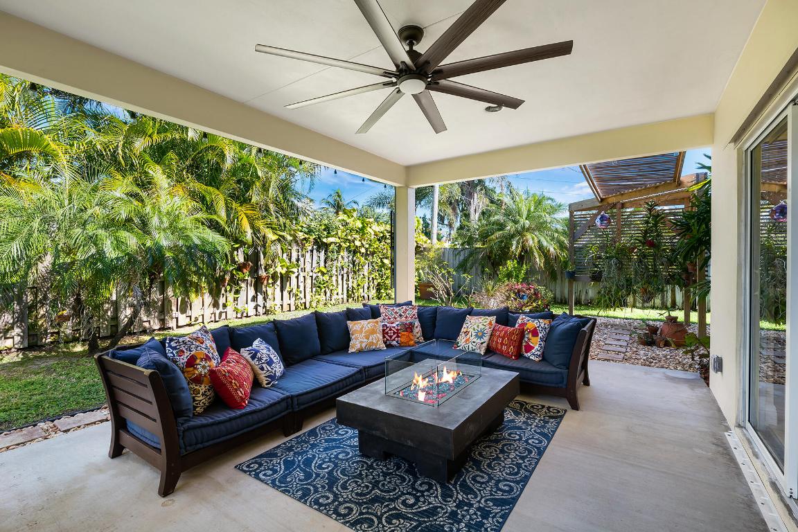 LIGHTHOUSE MANOR - Residential