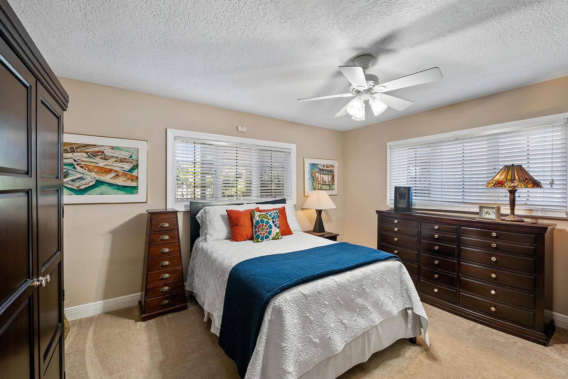 LIGHTHOUSE MANOR - Residential